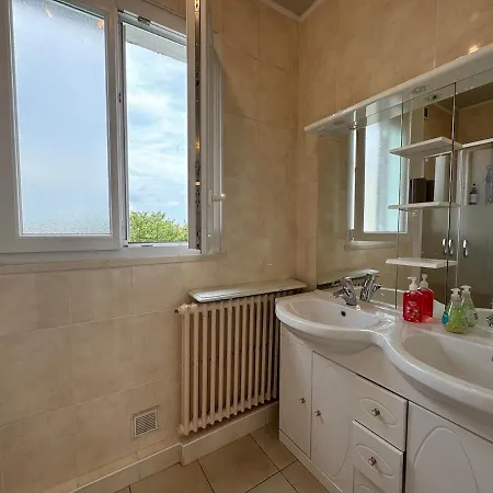 Dans Maison Au Premier étage Lempdes